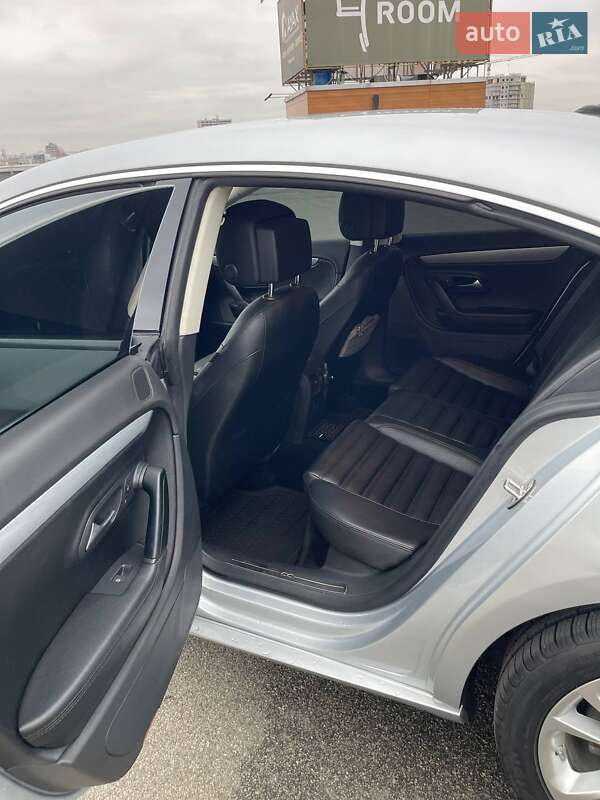 Купе Volkswagen CC / Passat CC 2015 в Києві