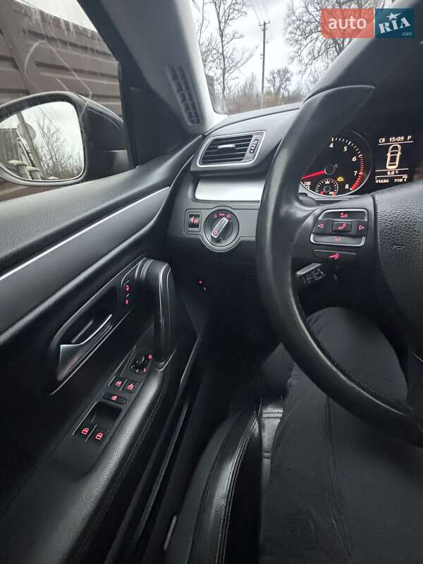 Купе Volkswagen CC / Passat CC 2011 в Киеве
