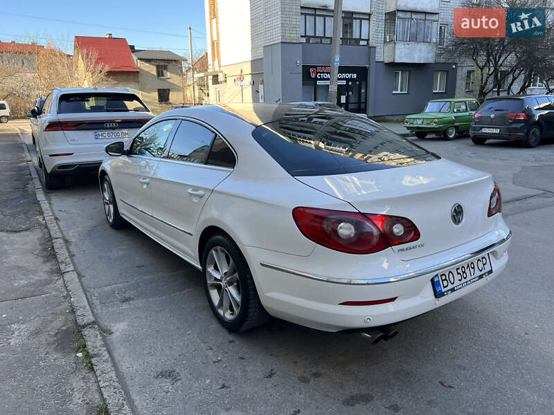 Купе Volkswagen CC / Passat CC 2010 в Львові
