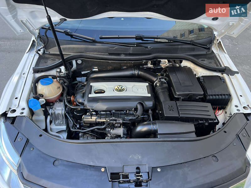 Купе Volkswagen CC / Passat CC 2010 в Львові