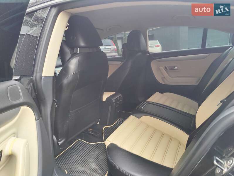 Купе Volkswagen CC / Passat CC 2009 в Чернівцях
