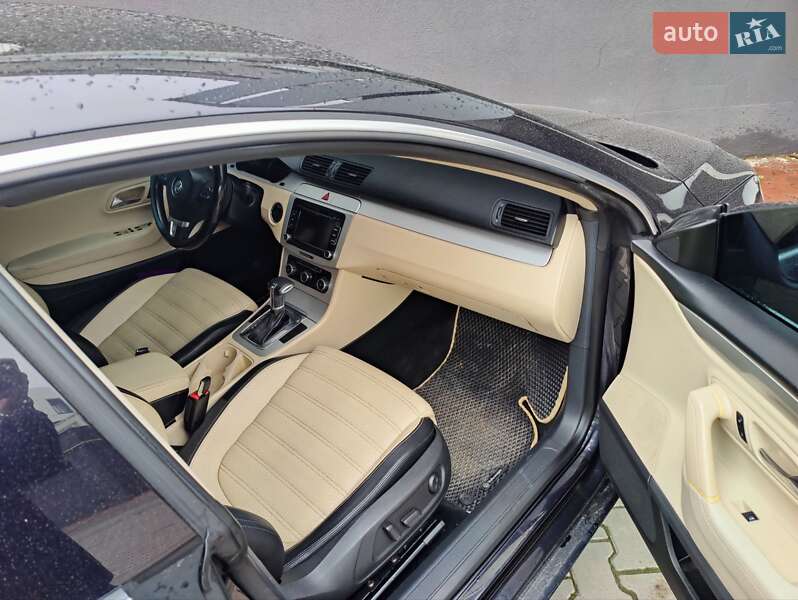 Купе Volkswagen CC / Passat CC 2009 в Чернівцях