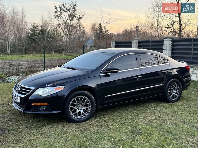 Купе Volkswagen CC / Passat CC 2010 в Львові
