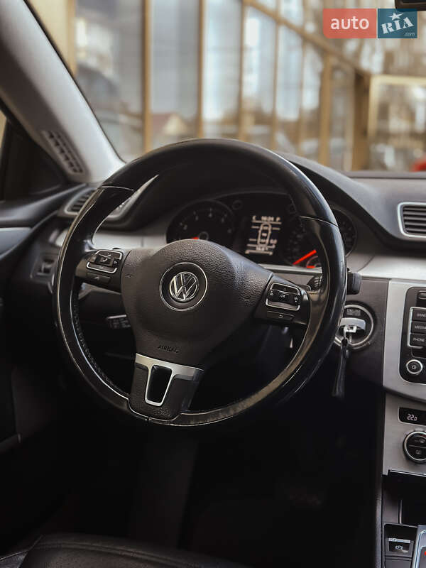 Купе Volkswagen CC / Passat CC 2015 в Николаеве