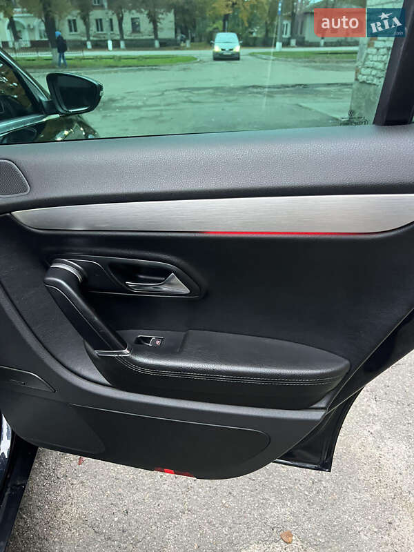 Купе Volkswagen CC / Passat CC 2011 в Києві