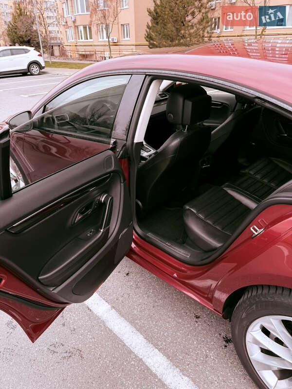 Купе Volkswagen CC / Passat CC 2013 в Киеве