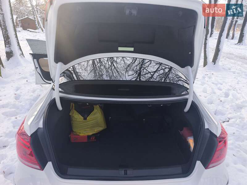 Купе Volkswagen CC / Passat CC 2013 в Львові