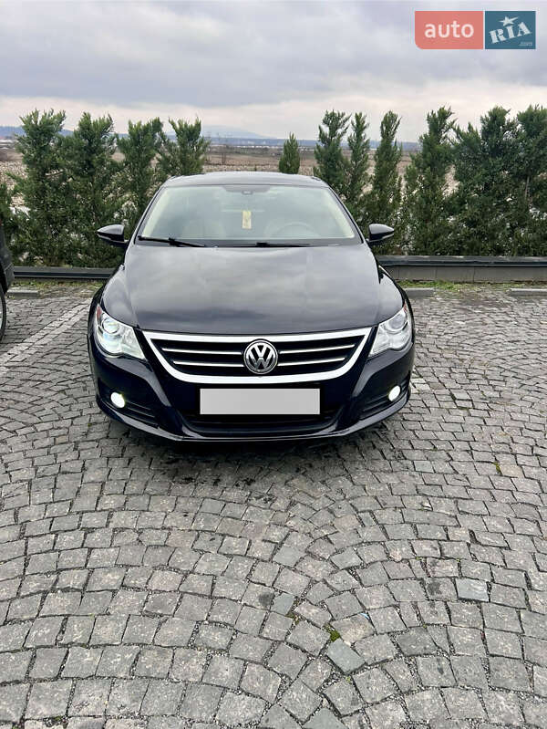 Купе Volkswagen CC / Passat CC 2010 в Иршаве