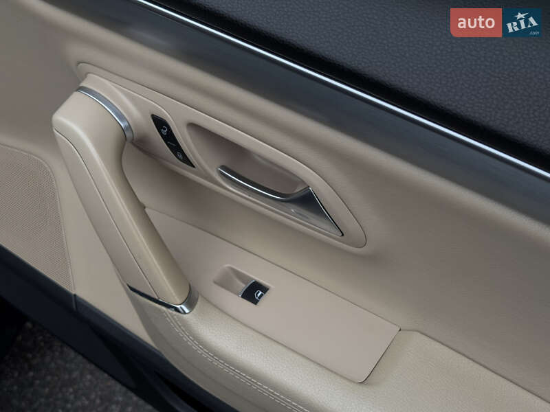 Купе Volkswagen CC / Passat CC 2012 в Тернополі