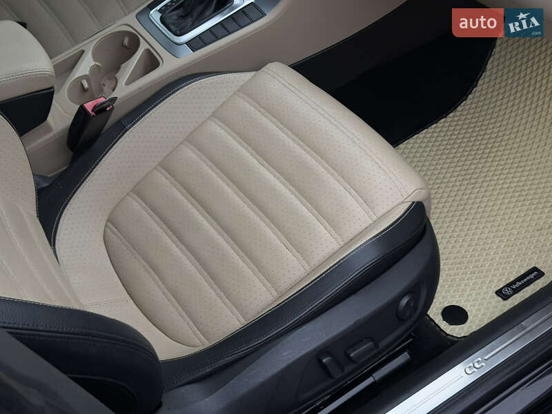 Купе Volkswagen CC / Passat CC 2012 в Тернополі