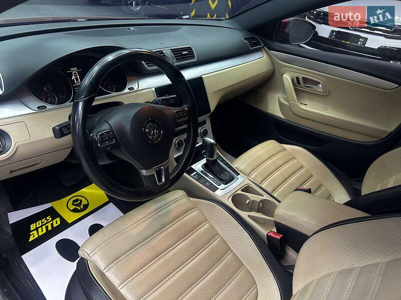 Купе Volkswagen CC / Passat CC 2013 в Черновцах