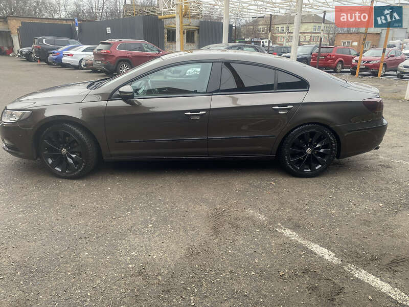 Купе Volkswagen CC / Passat CC 2012 в Киеве
