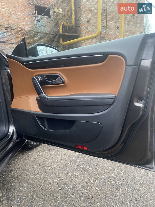 Купе Volkswagen CC / Passat CC 2012 в Киеве