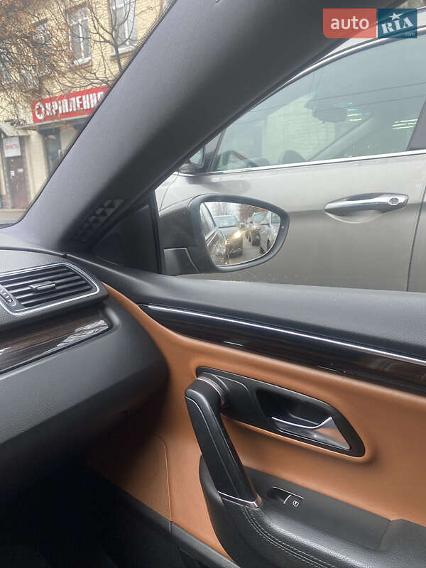 Купе Volkswagen CC / Passat CC 2012 в Киеве
