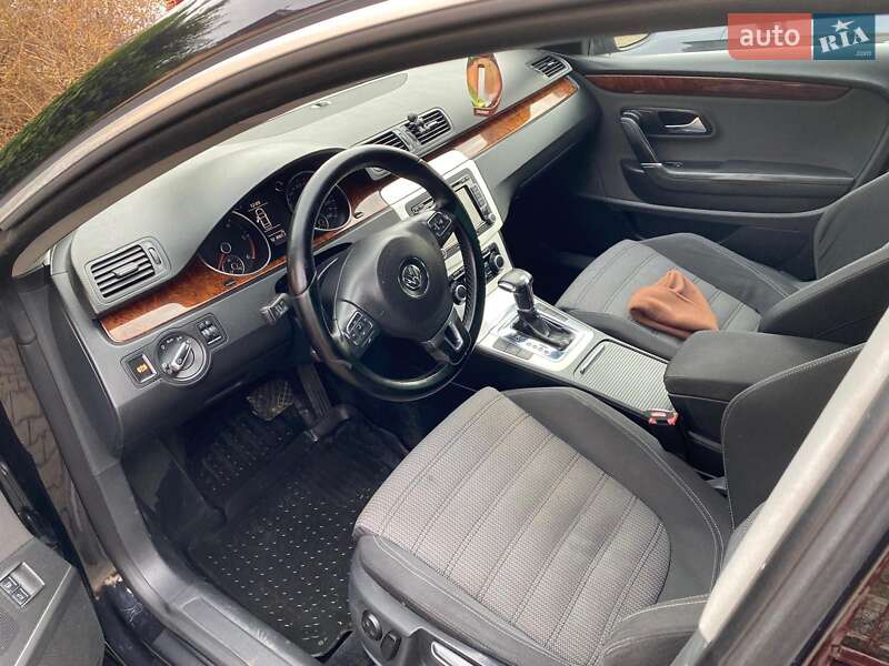 Купе Volkswagen CC / Passat CC 2010 в Тячеві