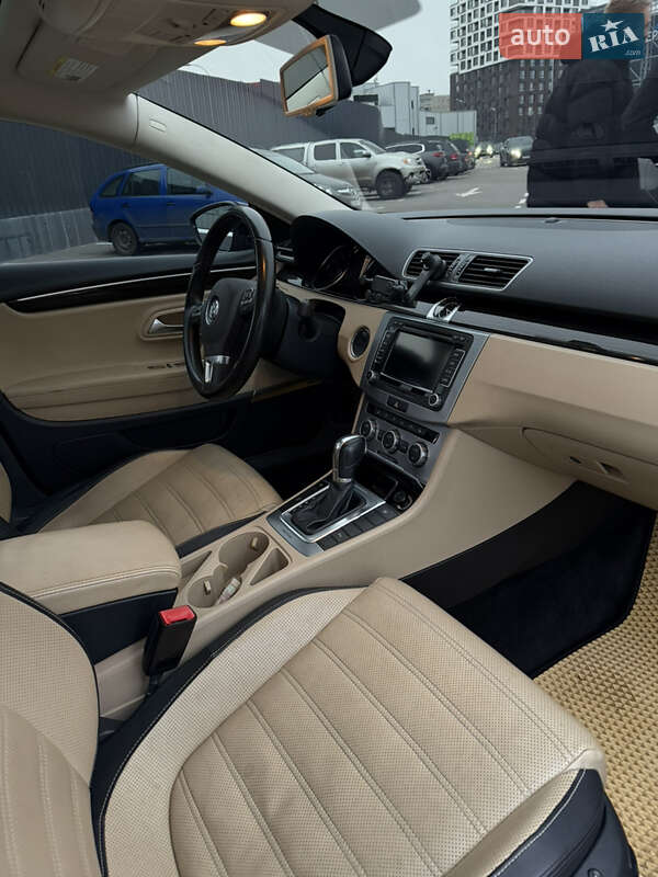 Купе Volkswagen CC / Passat CC 2012 в Києві