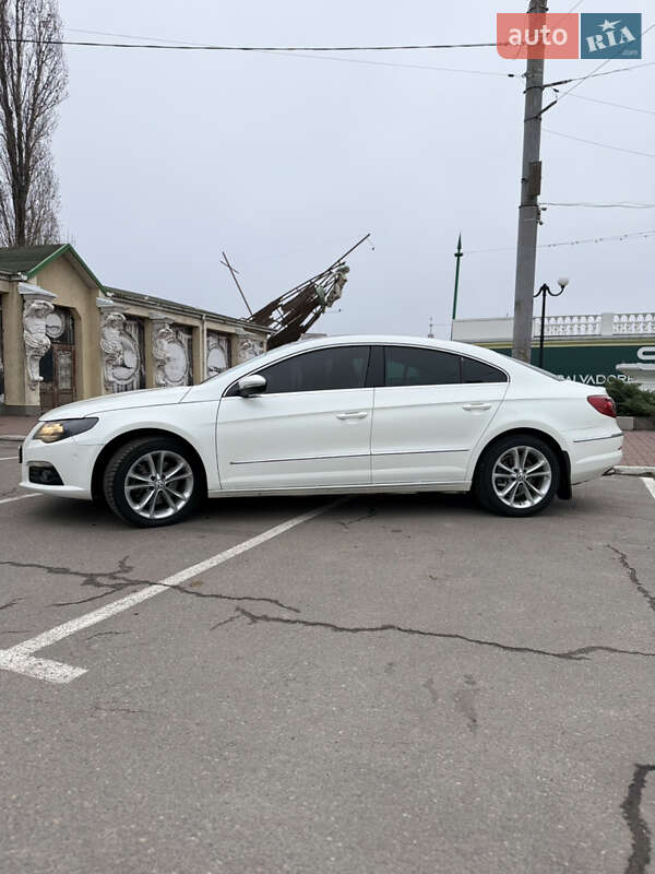 Купе Volkswagen CC / Passat CC 2010 в Киеве