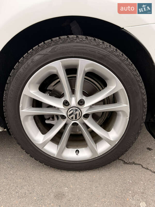Купе Volkswagen CC / Passat CC 2010 в Киеве
