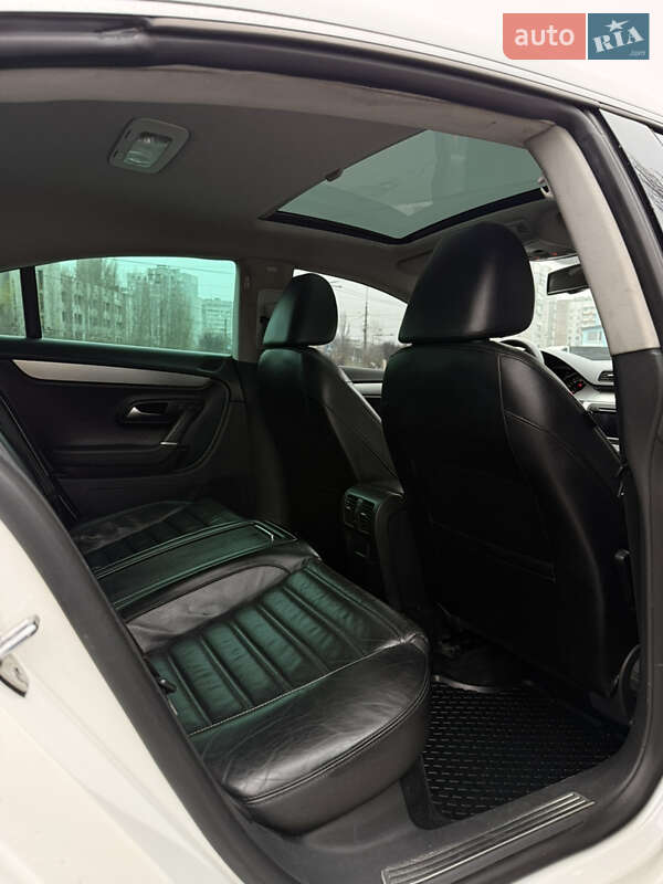 Купе Volkswagen CC / Passat CC 2010 в Киеве