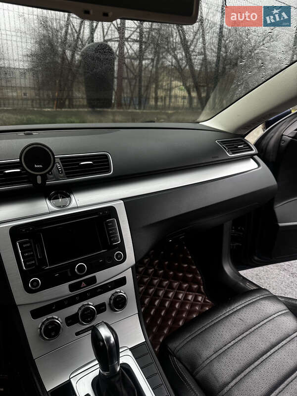 Купе Volkswagen CC / Passat CC 2012 в Києві