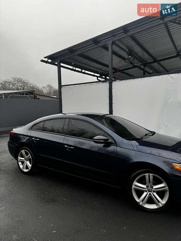 Купе Volkswagen CC / Passat CC 2012 в Києві