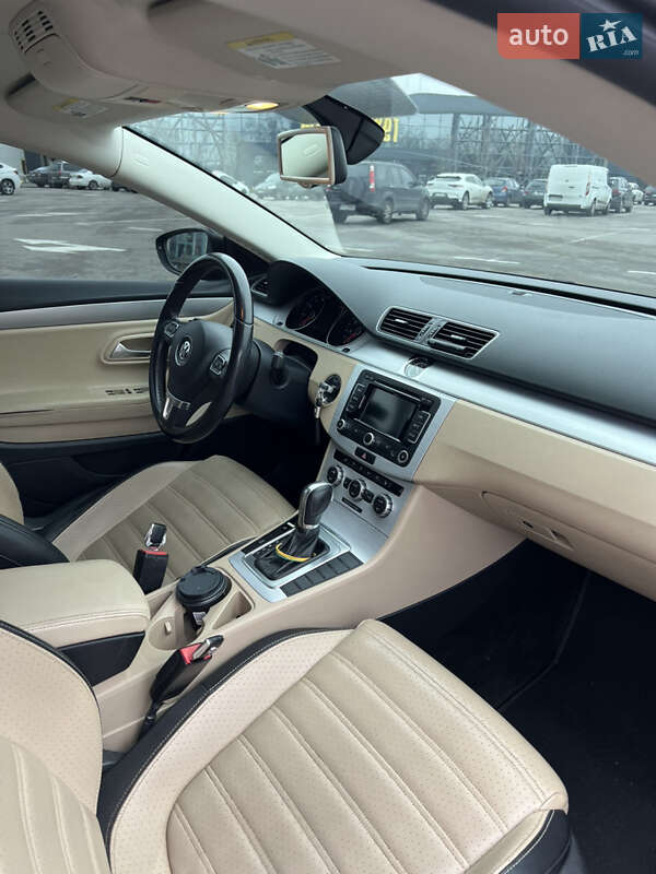 Купе Volkswagen CC / Passat CC 2014 в Киеве