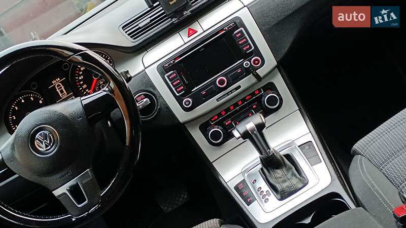 Купе Volkswagen CC / Passat CC 2010 в Виннице
