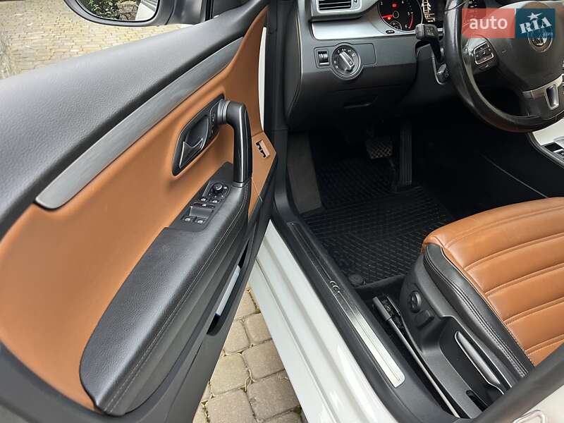 Купе Volkswagen CC / Passat CC 2012 в Хмельницком