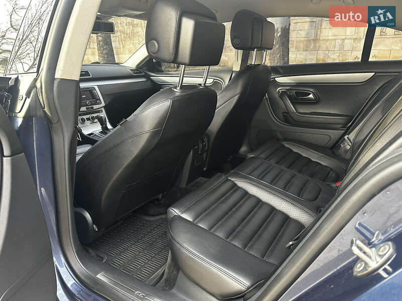 Купе Volkswagen CC / Passat CC 2012 в Николаеве