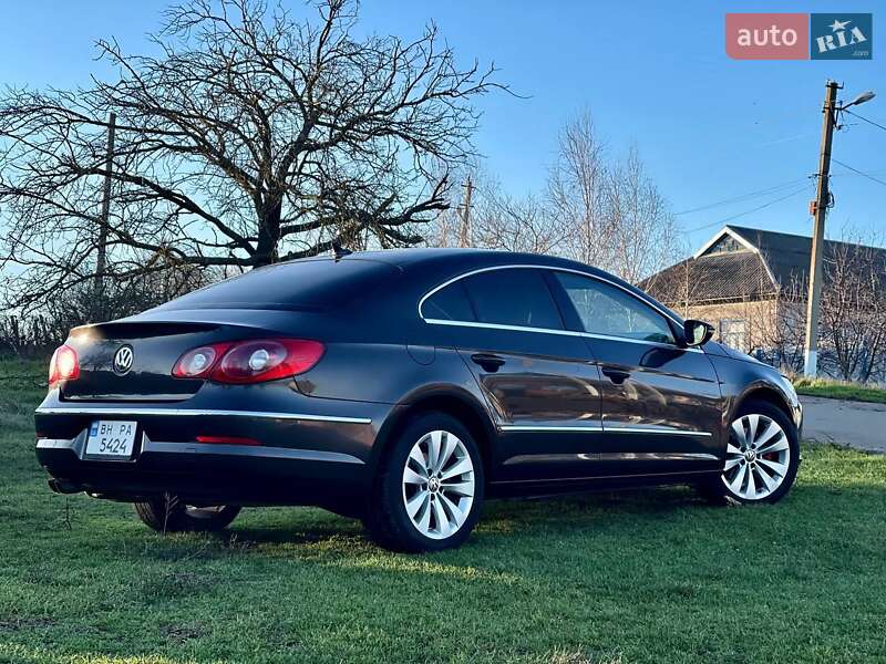 Купе Volkswagen CC / Passat CC 2009 в Болграде