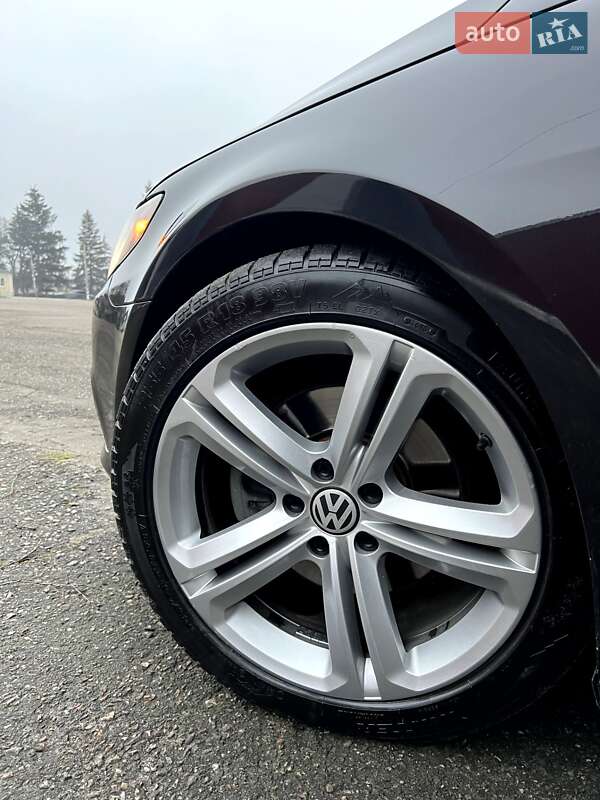 Купе Volkswagen CC / Passat CC 2012 в Валках