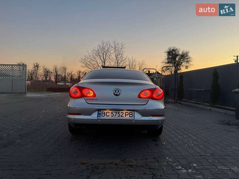 Купе Volkswagen CC / Passat CC 2009 в Львове
