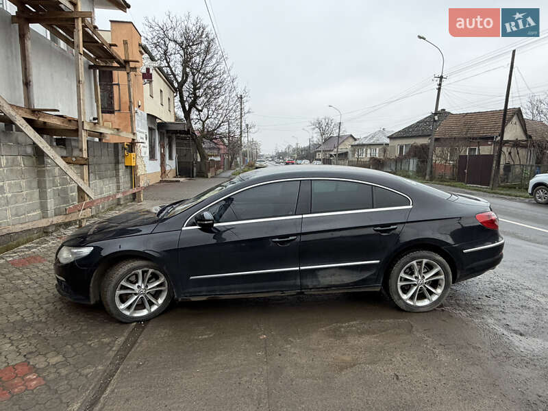 Купе Volkswagen CC / Passat CC 2010 в Ужгороді