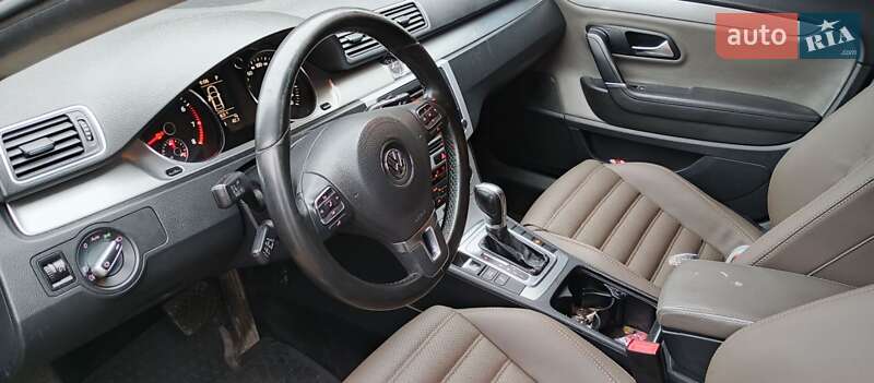 Купе Volkswagen CC / Passat CC 2011 в Дніпрі