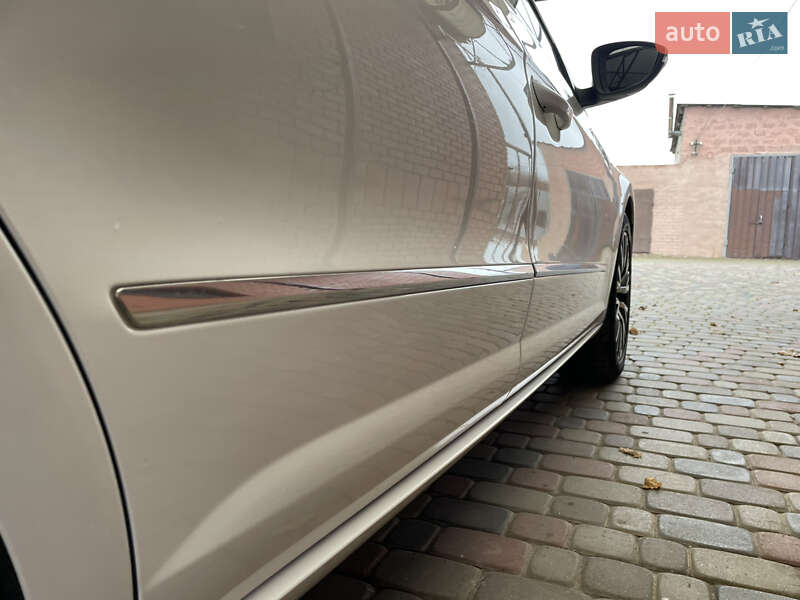 Купе Volkswagen CC / Passat CC 2012 в Дніпрі