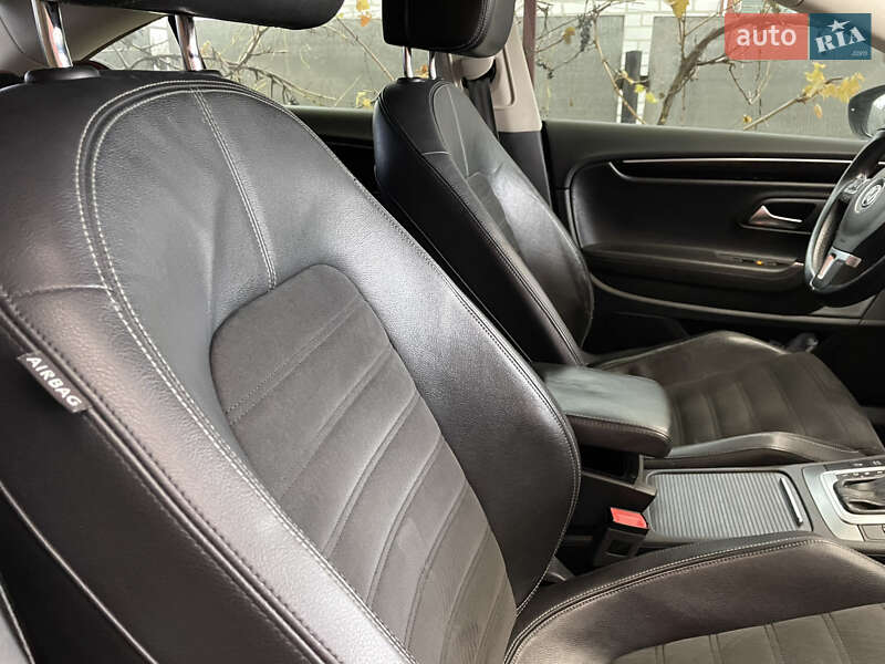 Купе Volkswagen CC / Passat CC 2012 в Дніпрі