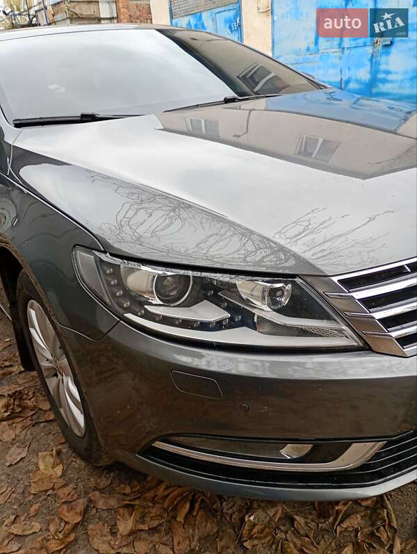 Купе Volkswagen CC / Passat CC 2015 в Києві