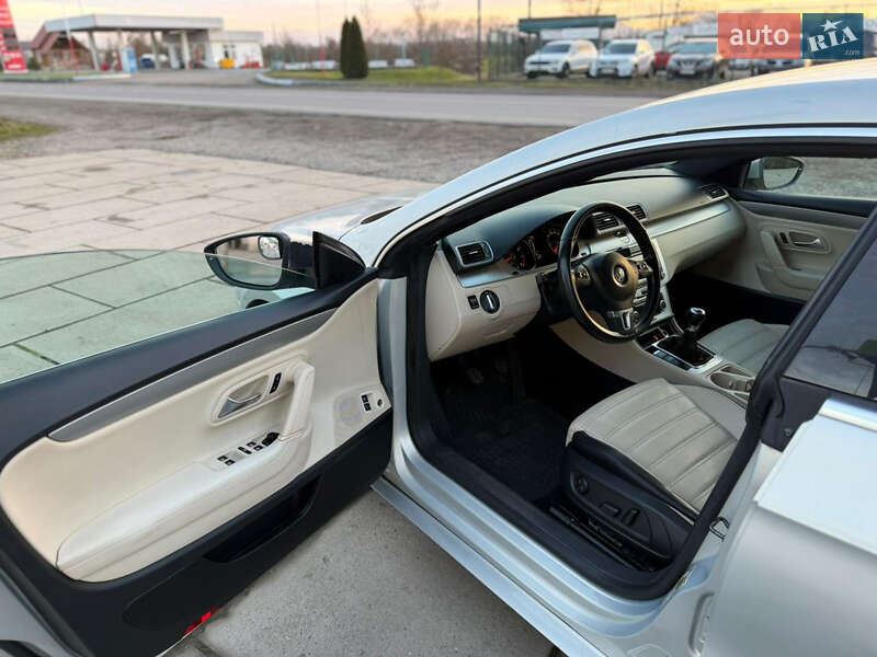 Купе Volkswagen CC / Passat CC 2011 в Хусте