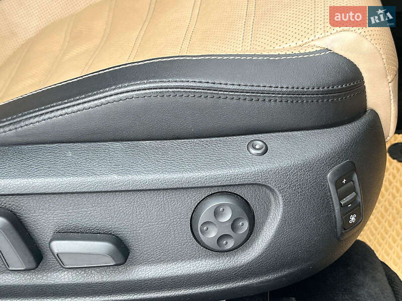 Купе Volkswagen CC / Passat CC 2012 в Києві