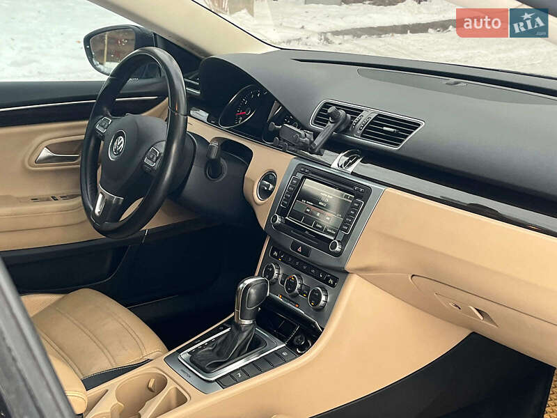 Купе Volkswagen CC / Passat CC 2012 в Києві