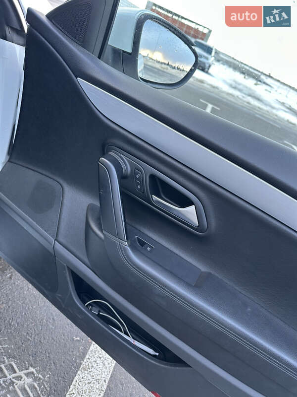 Купе Volkswagen CC / Passat CC 2015 в Львове