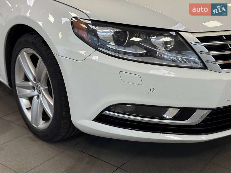 Купе Volkswagen CC / Passat CC 2015 в Киеве