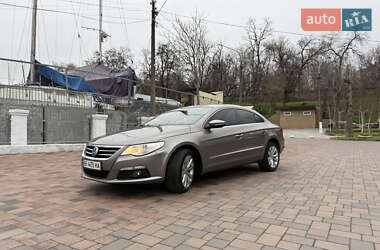 Купе Volkswagen CC / Passat CC 2010 в Николаеве