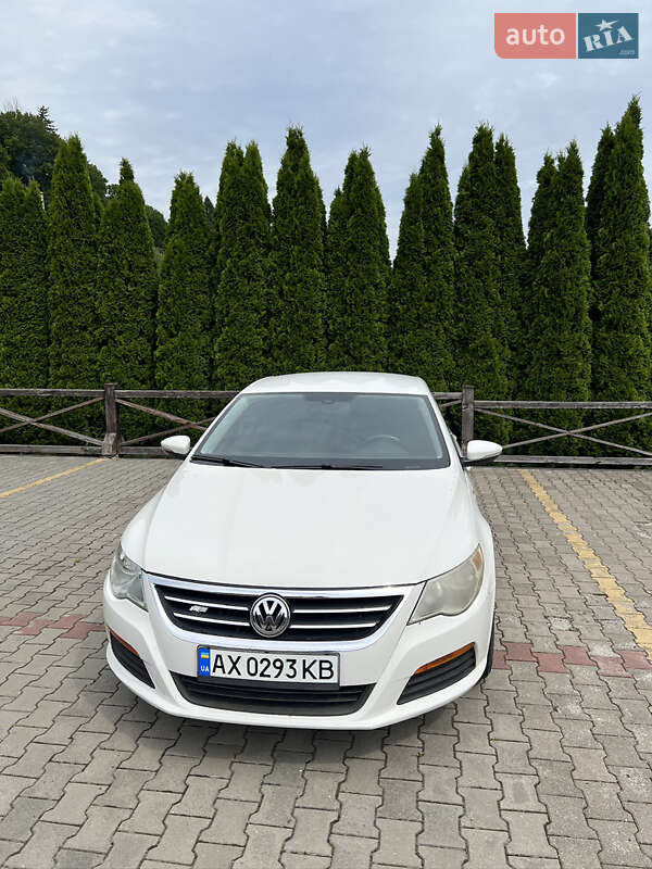 Купе Volkswagen CC / Passat CC 2011 в Сколе