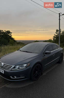 Купе Volkswagen CC / Passat CC 2012 в Полтаві
