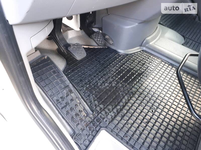 Вантажопасажирський фургон Volkswagen Crafter 2014 в Костопілі