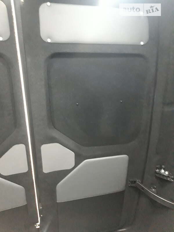 Грузопассажирский фургон Volkswagen Crafter 2018 в Киеве