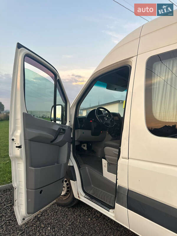 Вантажопасажирський фургон Volkswagen Crafter 2009 в Львові