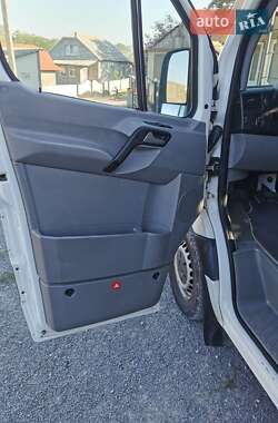 Вантажний фургон Volkswagen Crafter 2012 в Чернівцях