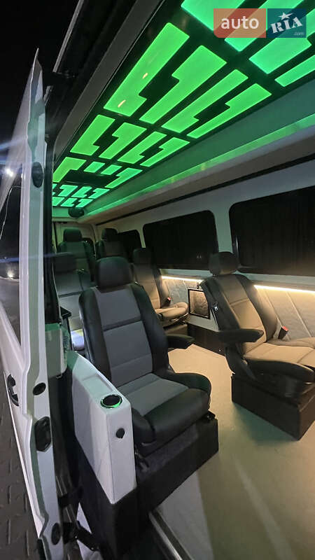 Микроавтобус Volkswagen Crafter 2020 в Киеве